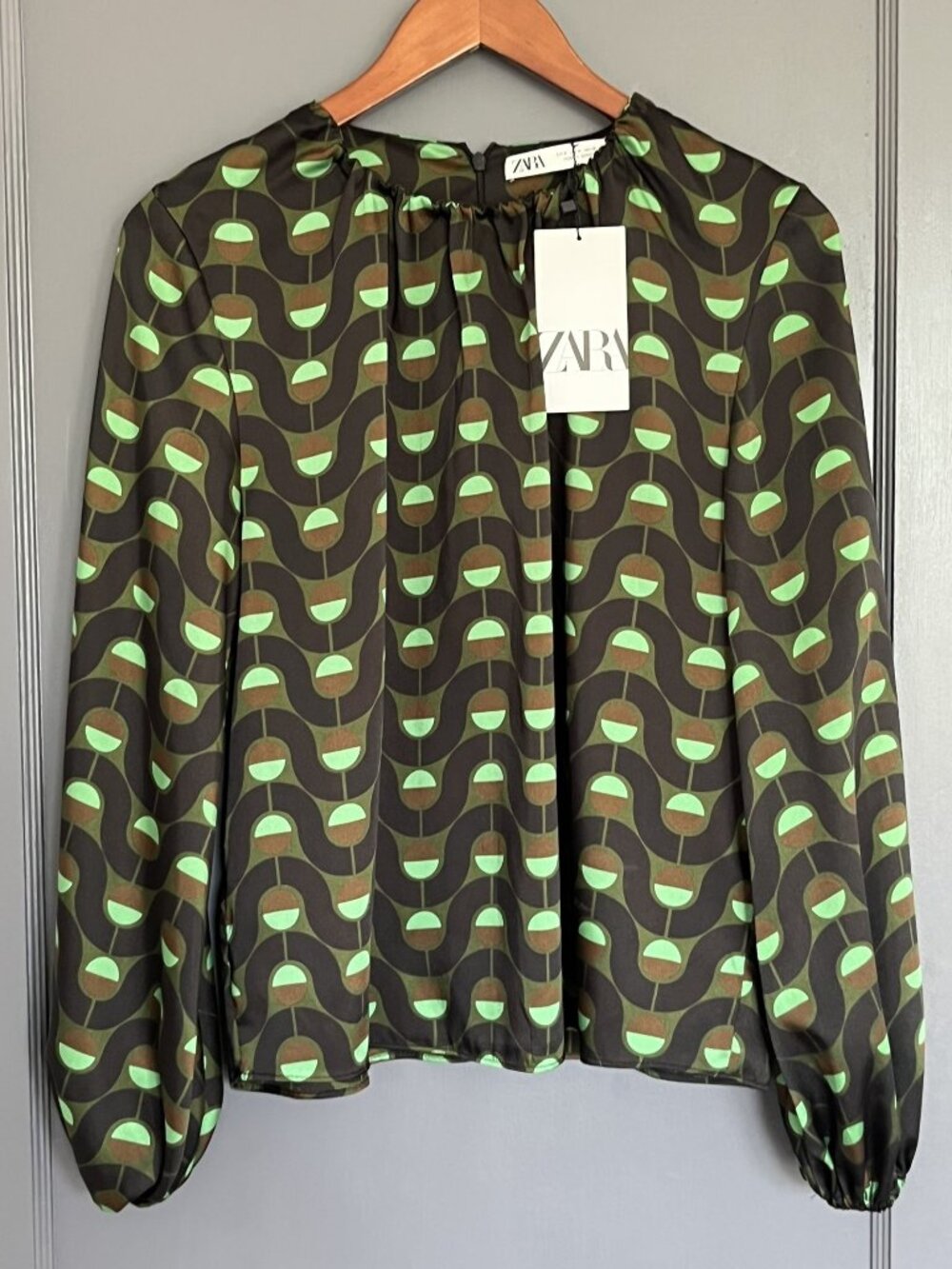 NWT Zara Long-Sleeve Satin Blouse Geometric Print Green Black Chocolate Brown